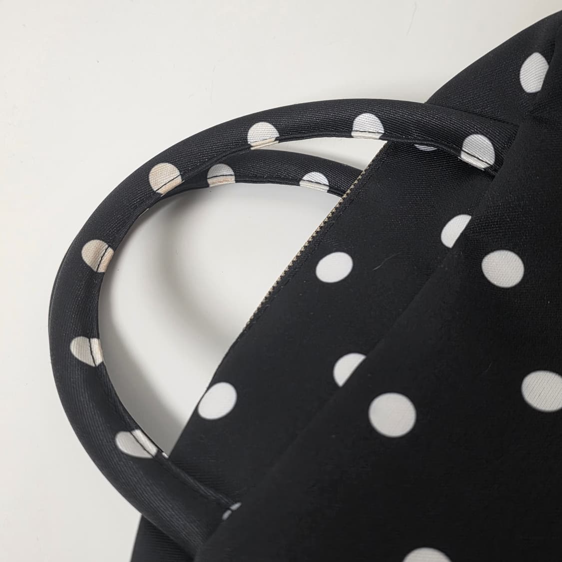 피치바스켓마켓 폴카 도트 백 블랙 상품이미지3