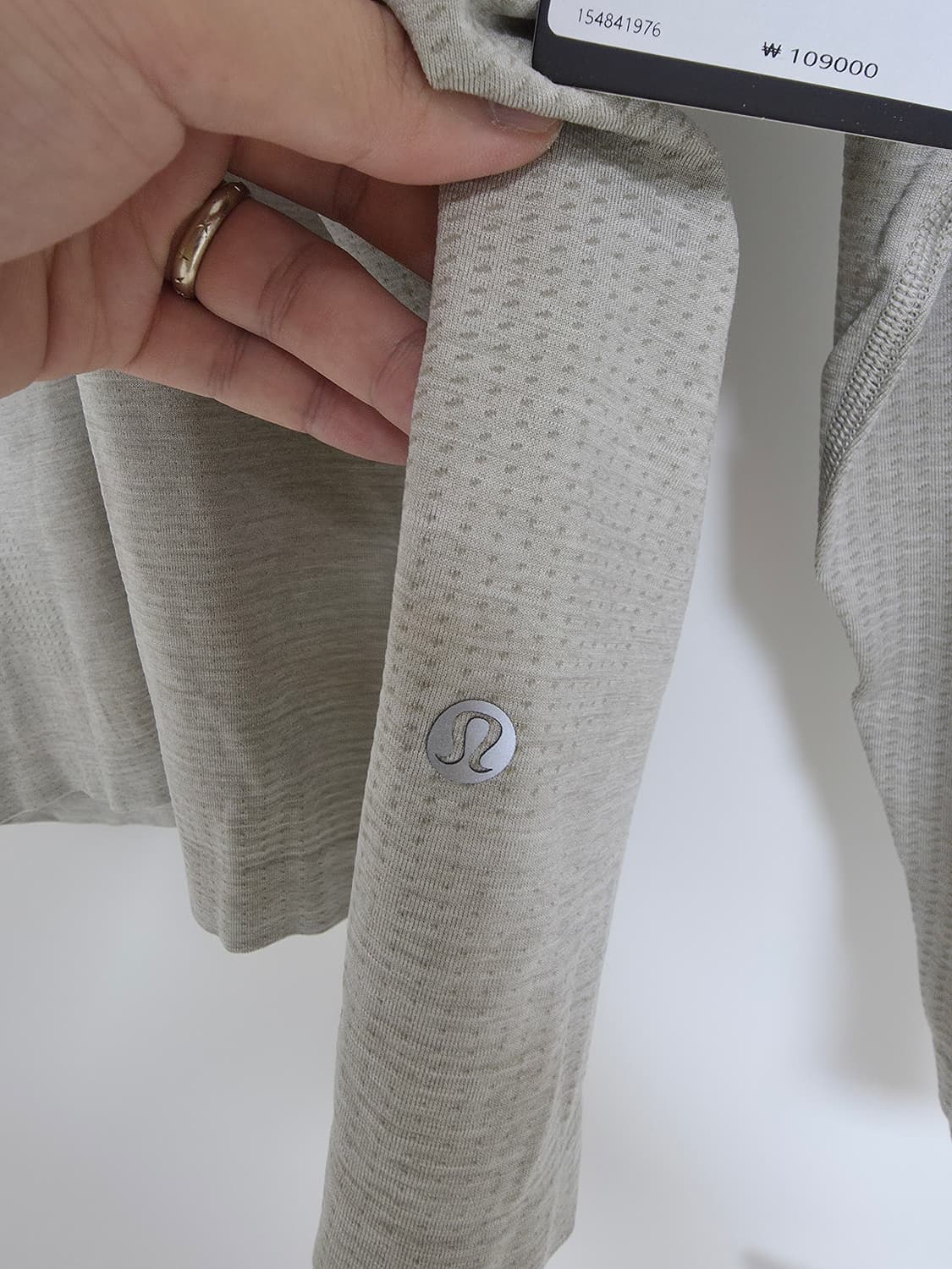 온러닝 메탈 벤트 테크 긴팔 m 상품이미지4