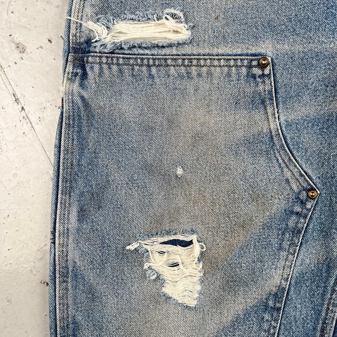 빈티지 칼하트 컷오프 Thrashed 더블니 데님 쇼츠 상품이미지5