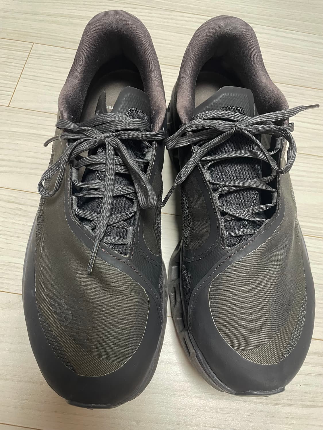 파프 온 클라우드몬스터 2 브라운 275 상품이미지1