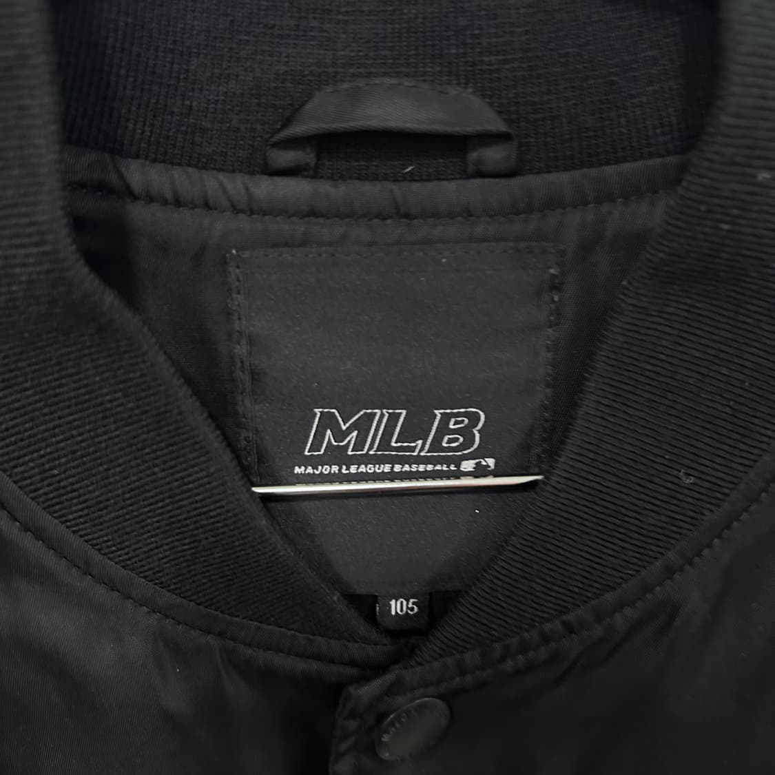 MLB 뉴욕양키스 글로시 나일론 코치자켓 상품이미지3