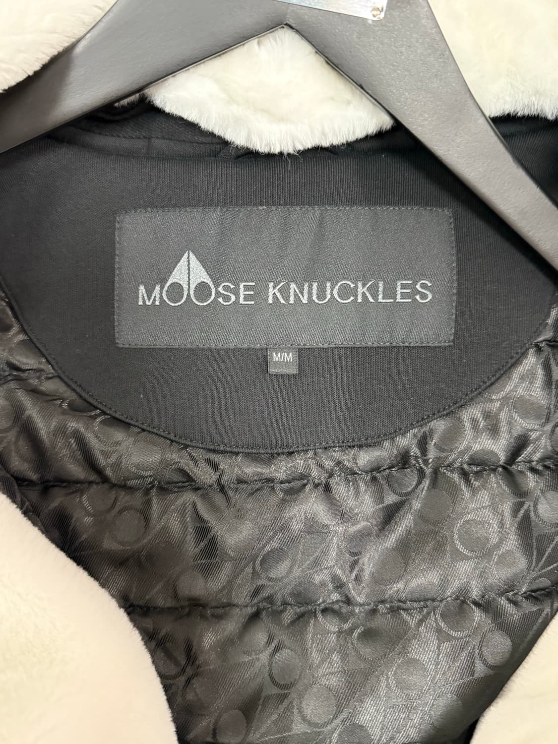 무스너클 버니스웨터 상품이미지4