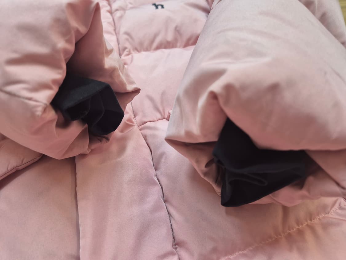 헤지스 키즈 핑크 롱패딩, 사이즈는 145입니다. 엉덩이 덮는 기장이라  상품이미지4