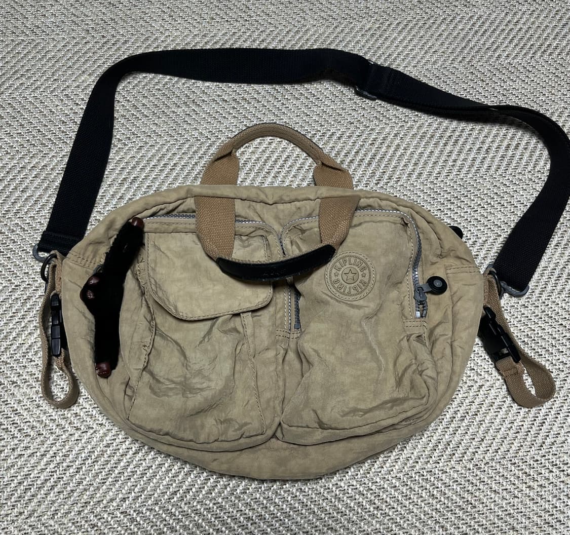 공용 키플링 크로스백 + 몽키참  상품이미지1