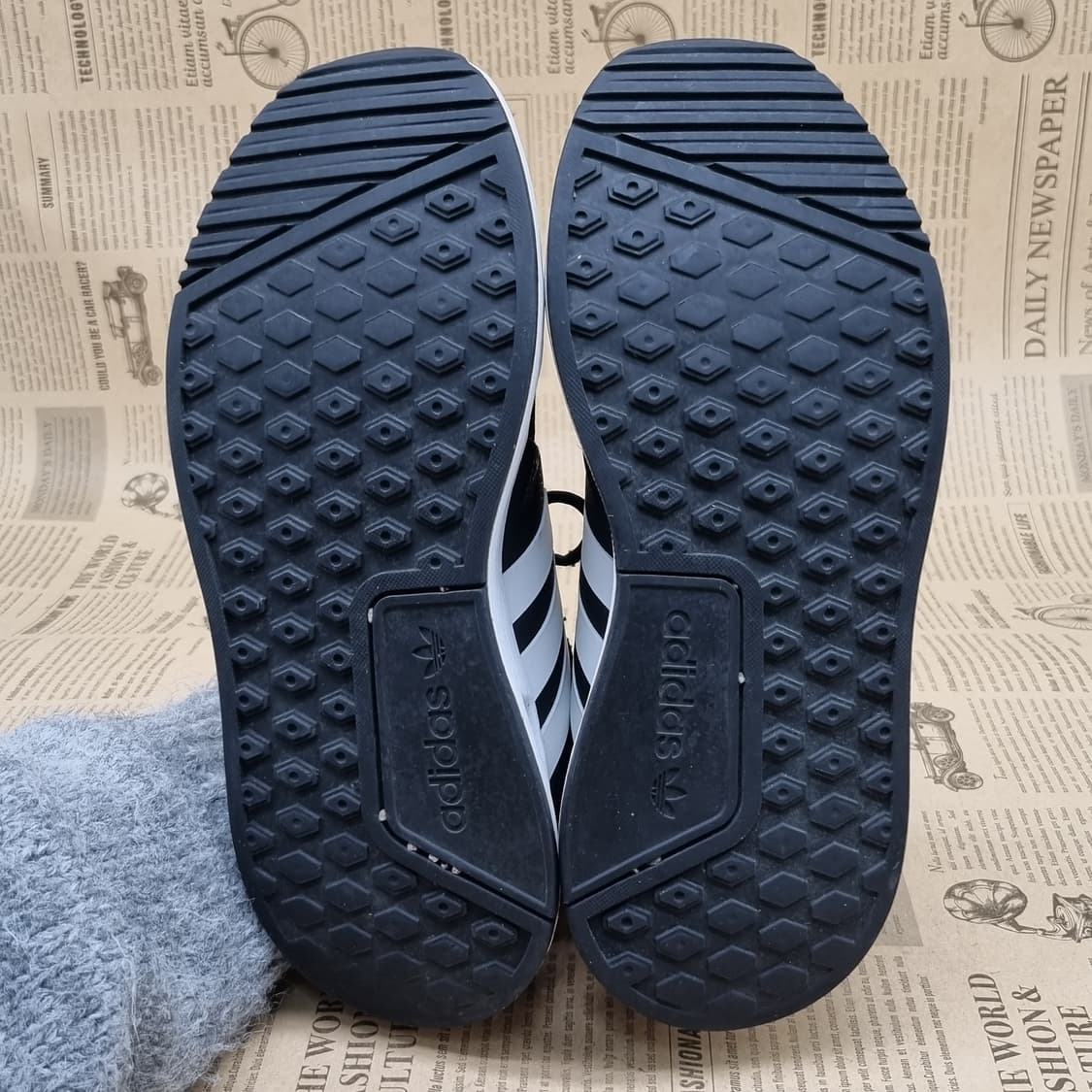 아디다스 엑스플로러 여성운동화230  상품이미지3