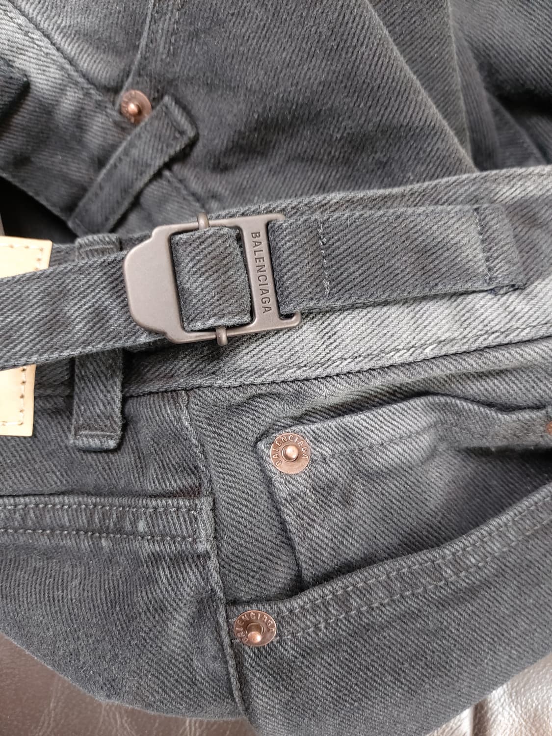 발렌시아가 카고 팬츠 페이드 블랙 (M)30~31 상품이미지4