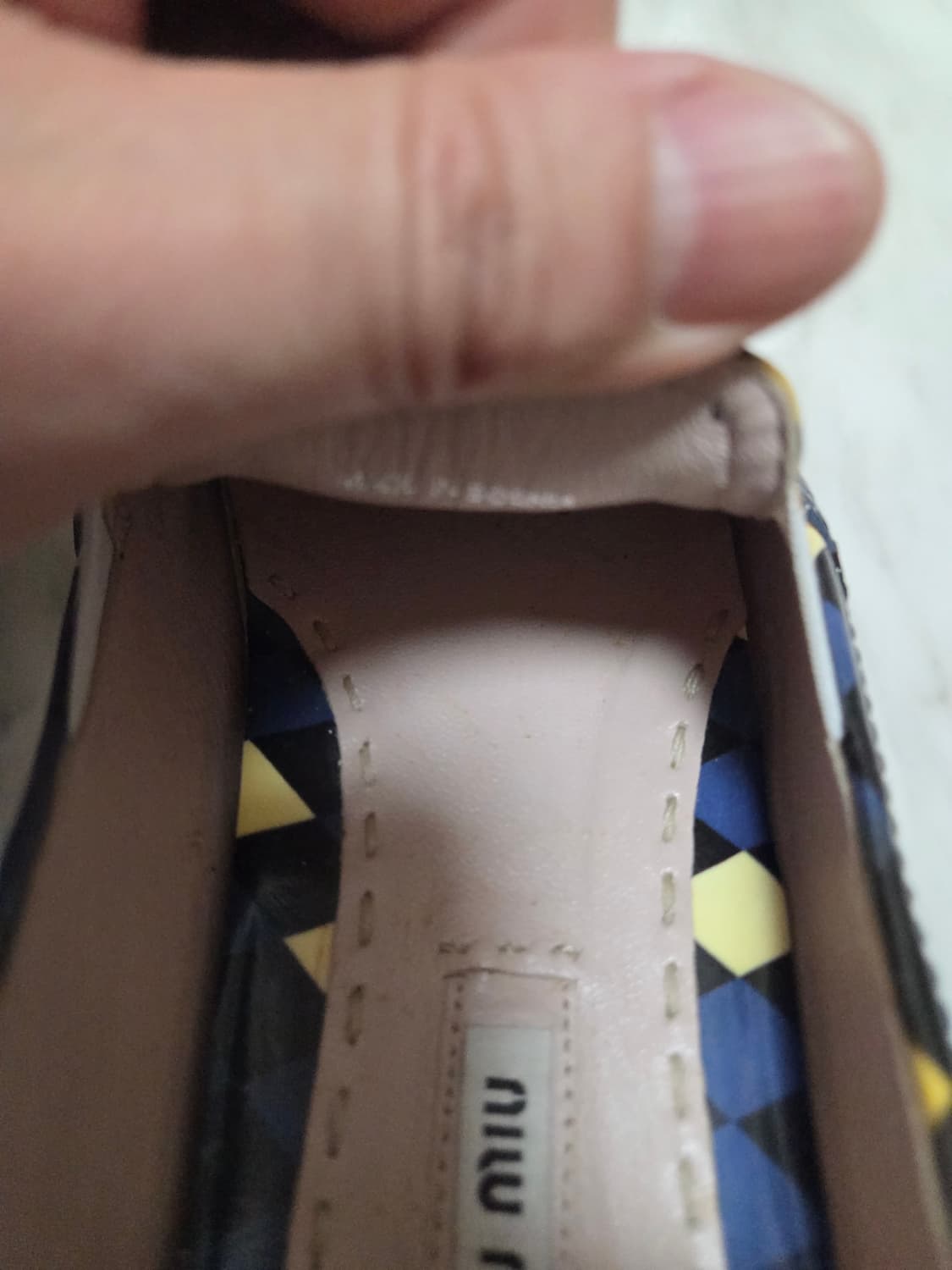 미우미우 메탈 토 슬립온 상품이미지7