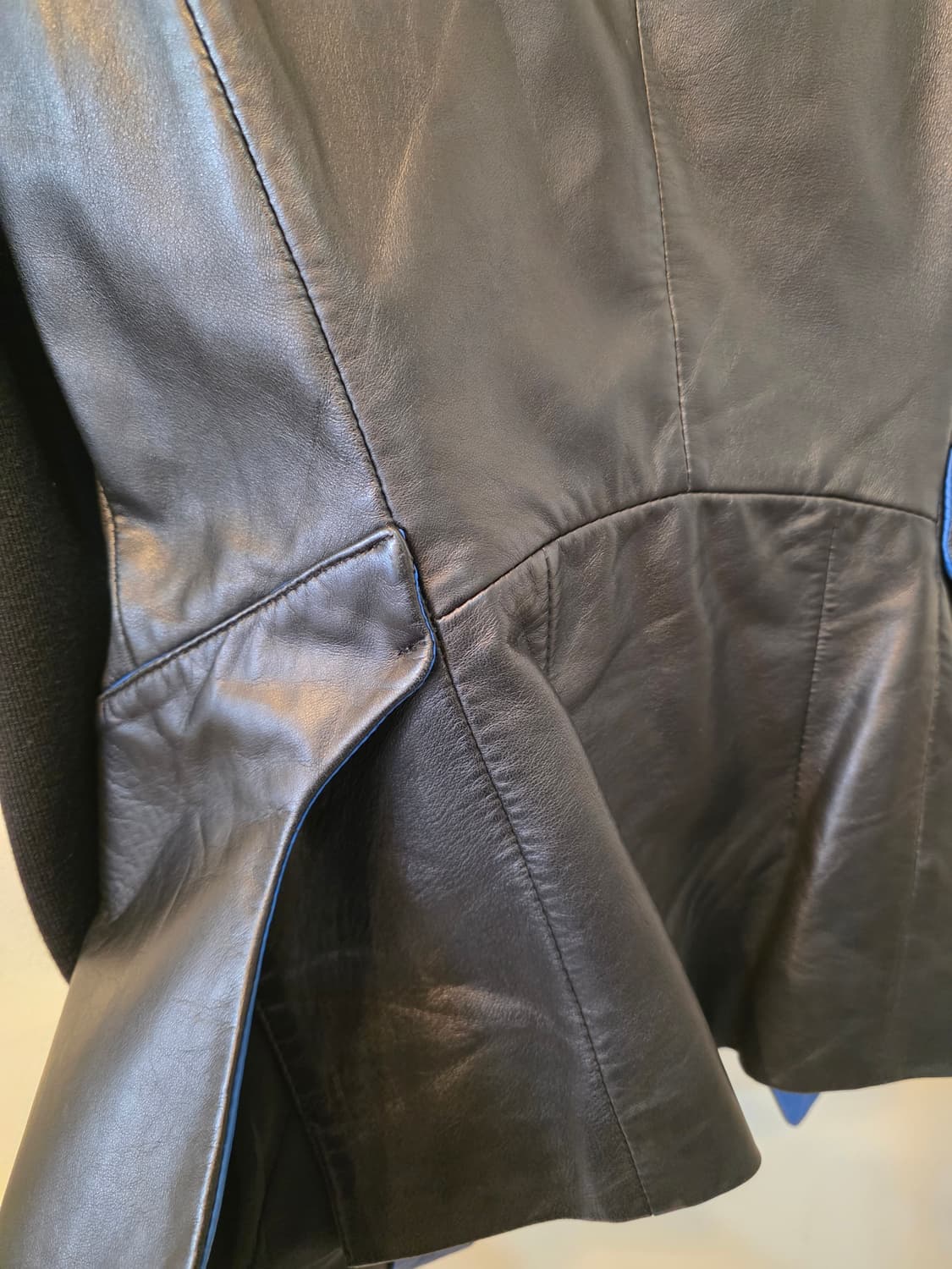 미니멈 블랙 가죽 자켓 상품이미지5