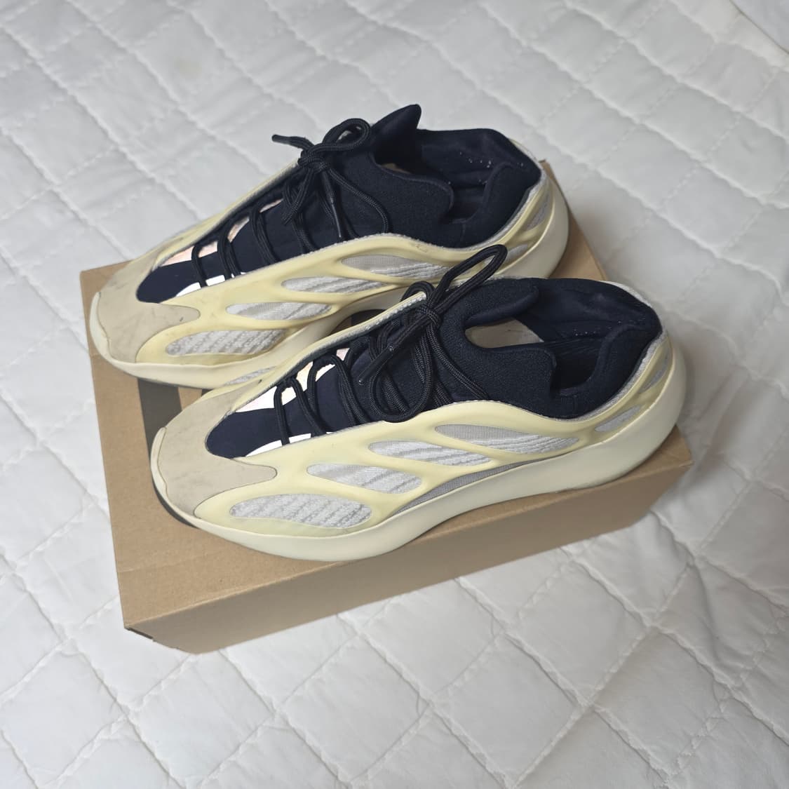 (중고) 아디다스 이지 700 V3 아자엘 2019 280사이즈 상품이미지5