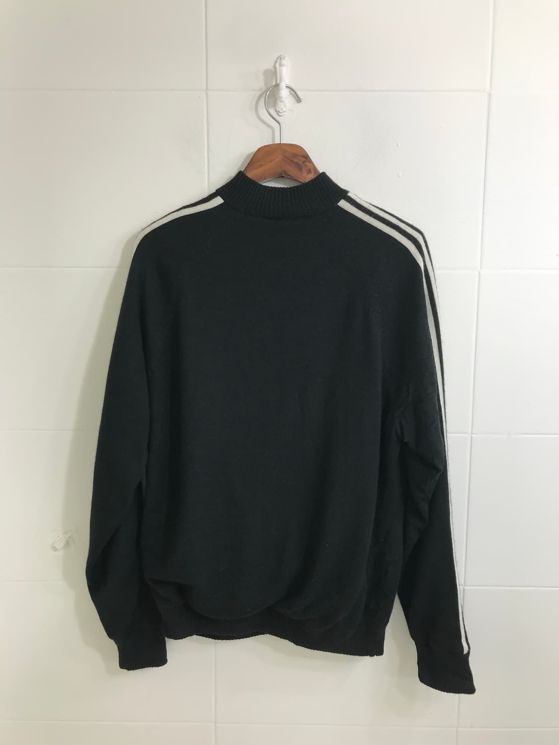 아디다스 트랙 블랙 반집업 니트 상품이미지7