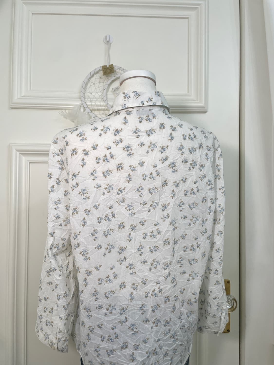 white blue flower crease loose shirt 상품이미지5