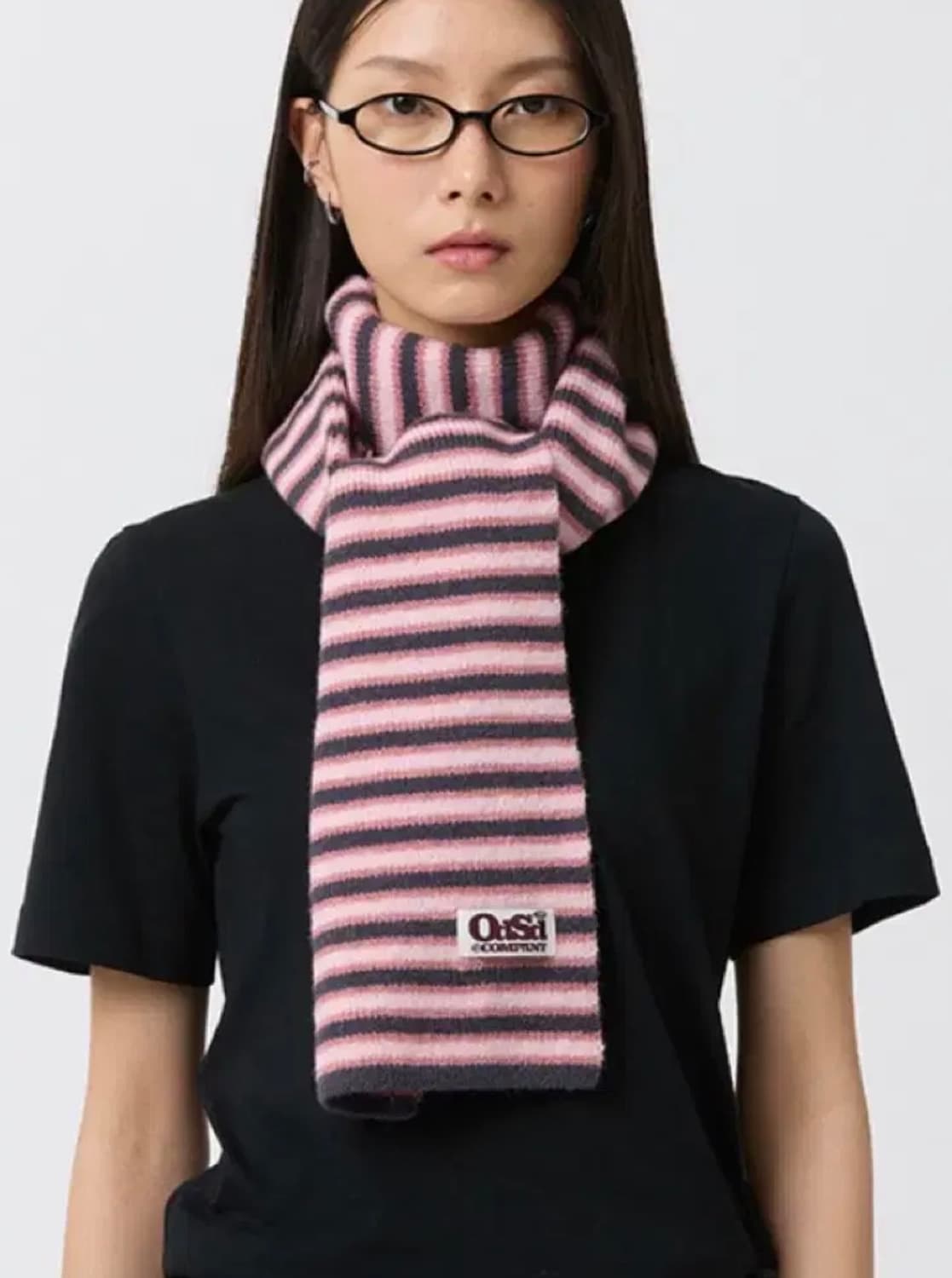 오드스튜디오 핑크 스트라이프 머플러 상품이미지1