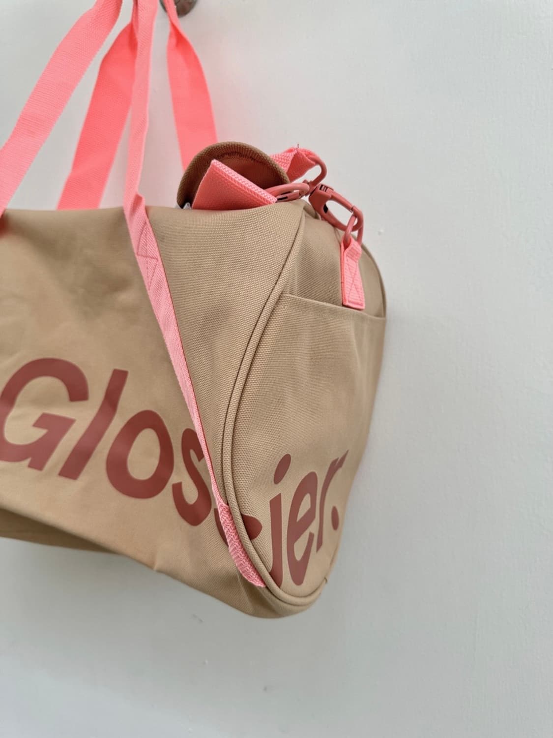 미개봉 정품 glossier 글로시에 더플백 데저트 로즈 컬러 가방 상품이미지4