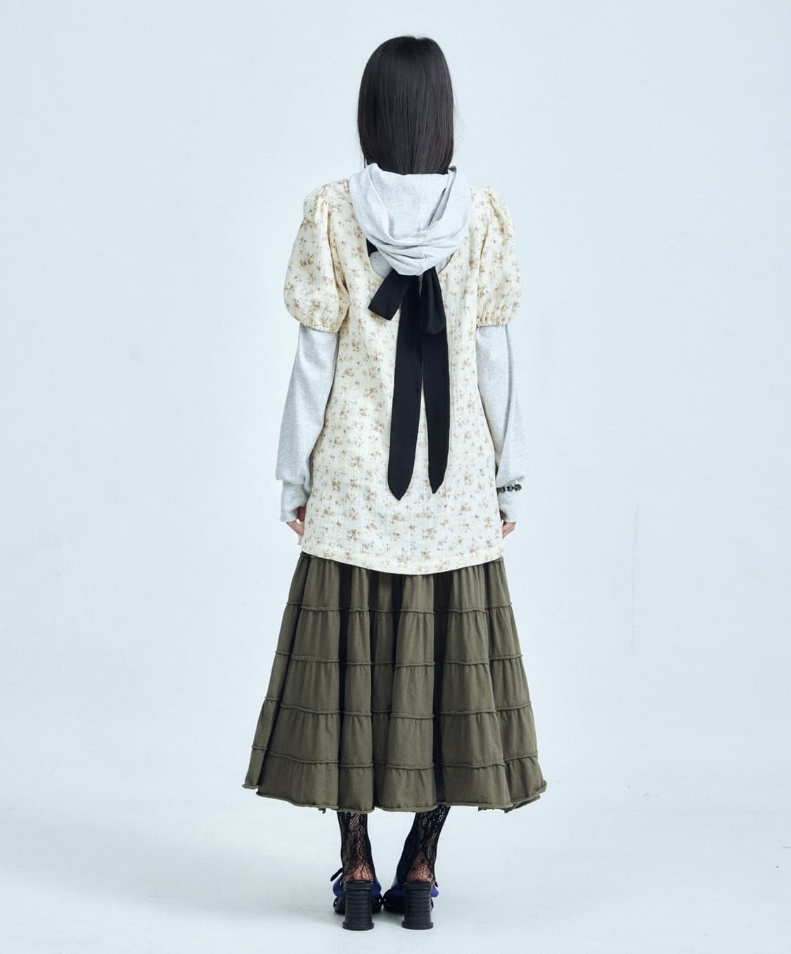 콜로신스 BLACK TIE BLOUSE VINTAGE FLOWER 상품이미지4