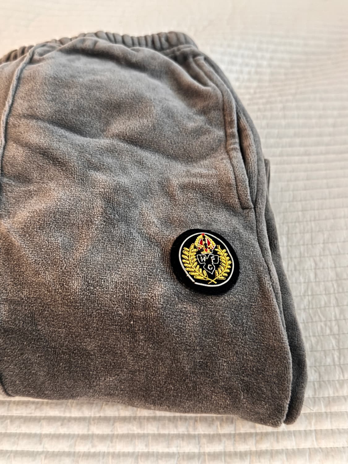 헤리티지플로스 벨루어 와펜 조거팬츠 그레이 상품이미지3