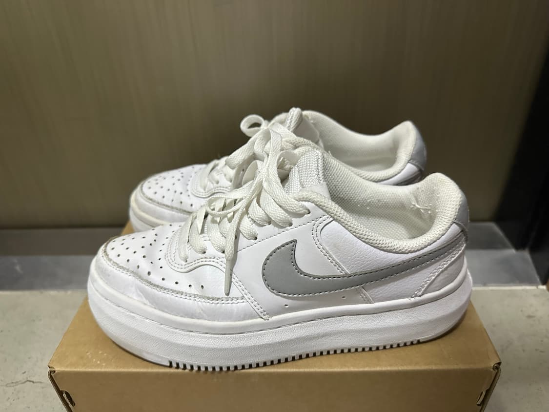 나이키 코트비전 화이트실버 240사이즈 상품이미지1