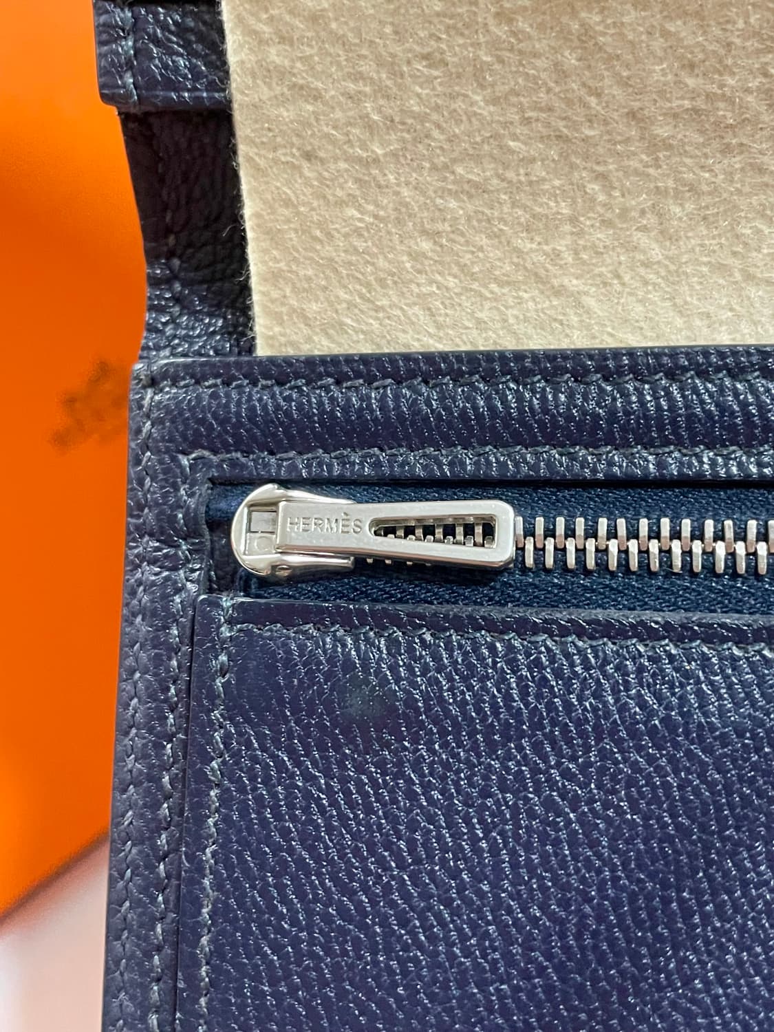 23년식 에르메스 악어 베안 와니 장지갑 딥네이비 은장 풀박스 상품이미지5