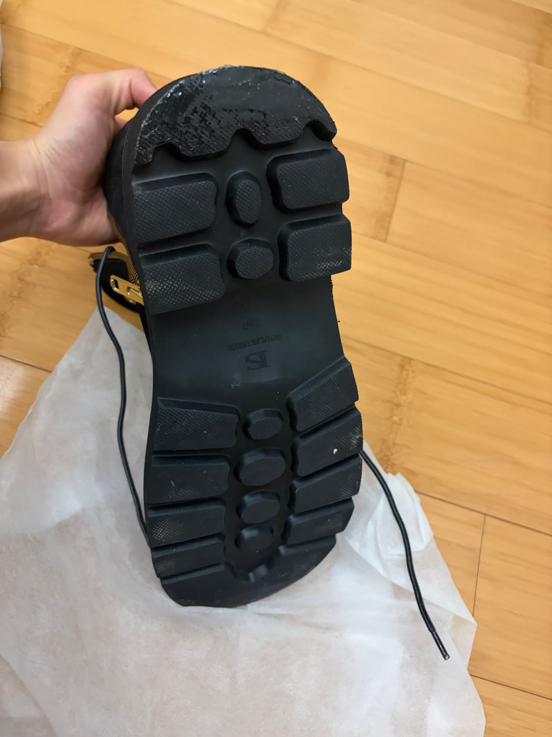 쏘유레슈어 벨루가 250 상품이미지7