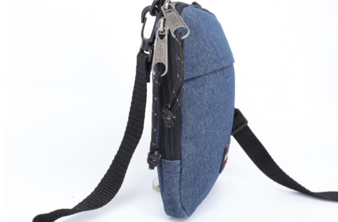 이스트팩 크로스백 상품이미지2