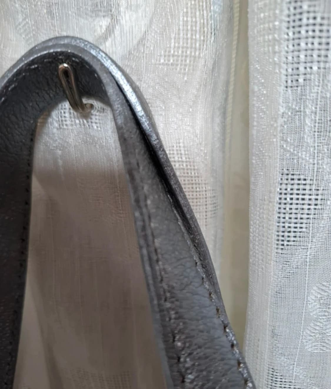 Yves Saint Laurent 생로랑 러버 토트백 상품이미지4