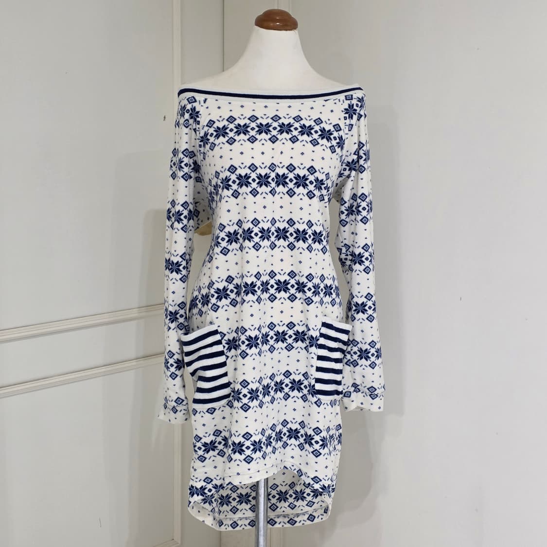 일본빈티지 유니클로)겨울 노르딕 로맨틱 모리걸st 오프숄더 후리스 원피스 상품이미지1