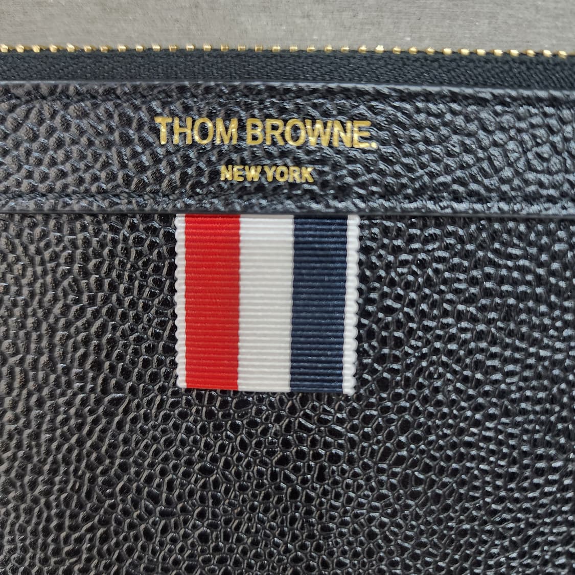 톰브라운 레더 클러치 스몰 새제품 상품이미지4