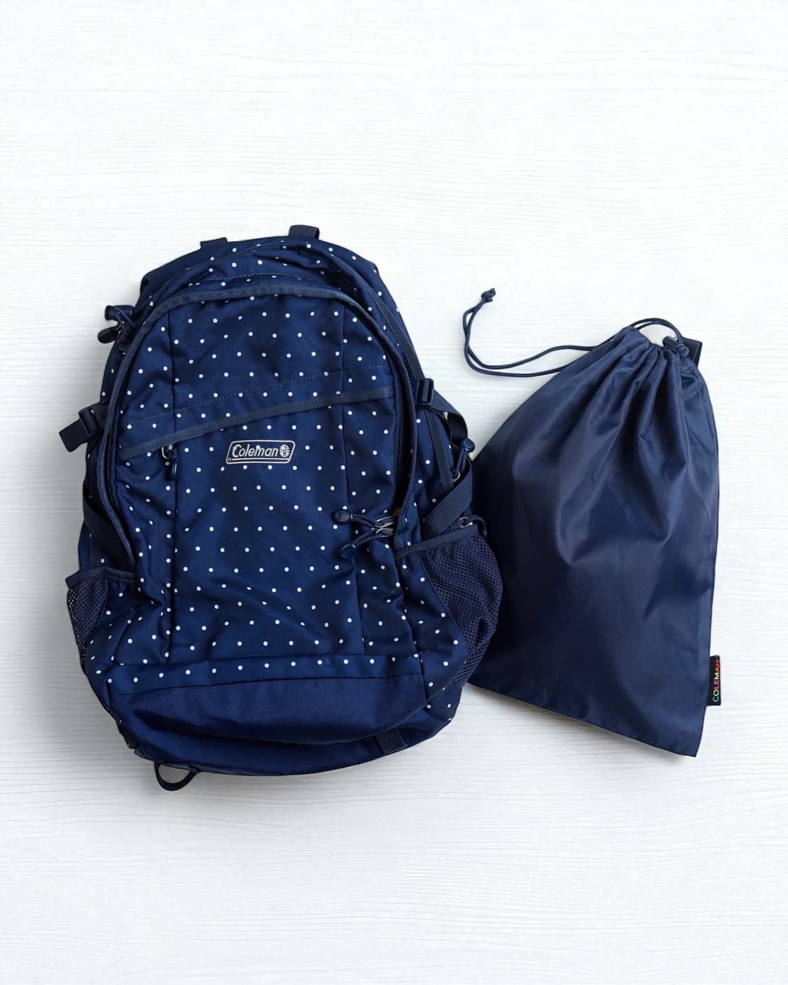 [Coleman] 도트 패턴 백팩 (Navy × White Dot) 상품이미지1