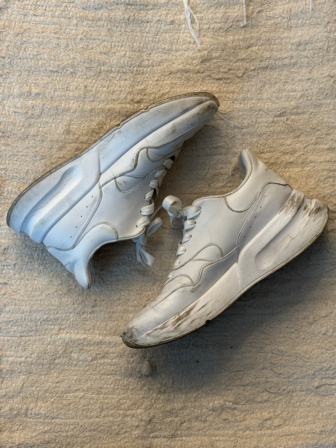 알렉산더 맥퀸 오버솔 러너 스니커즈 상품이미지1