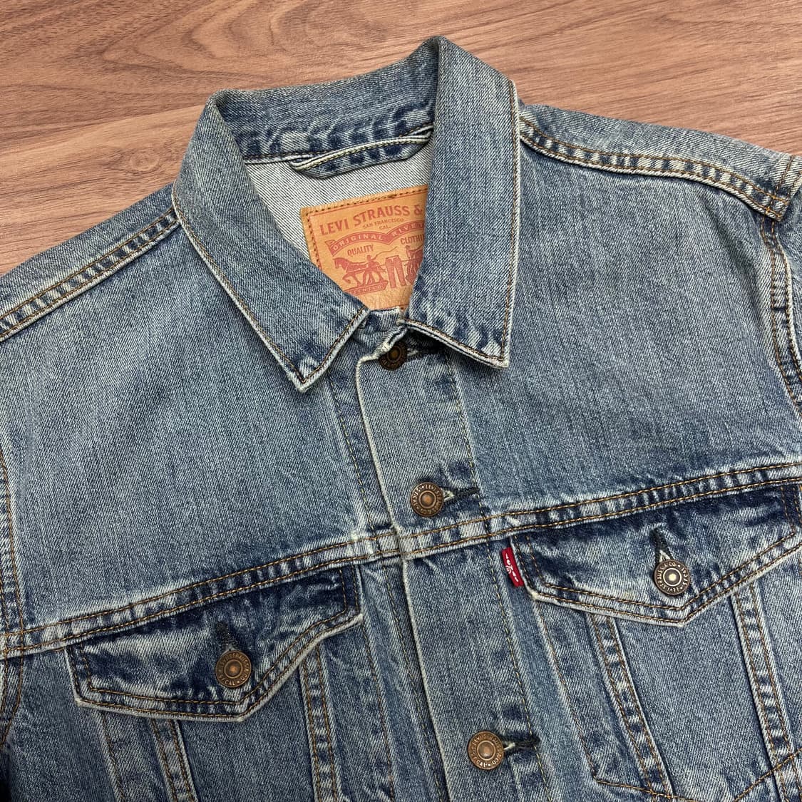 100 리바이스 투포켓 연청 데님 자켓 상품이미지2