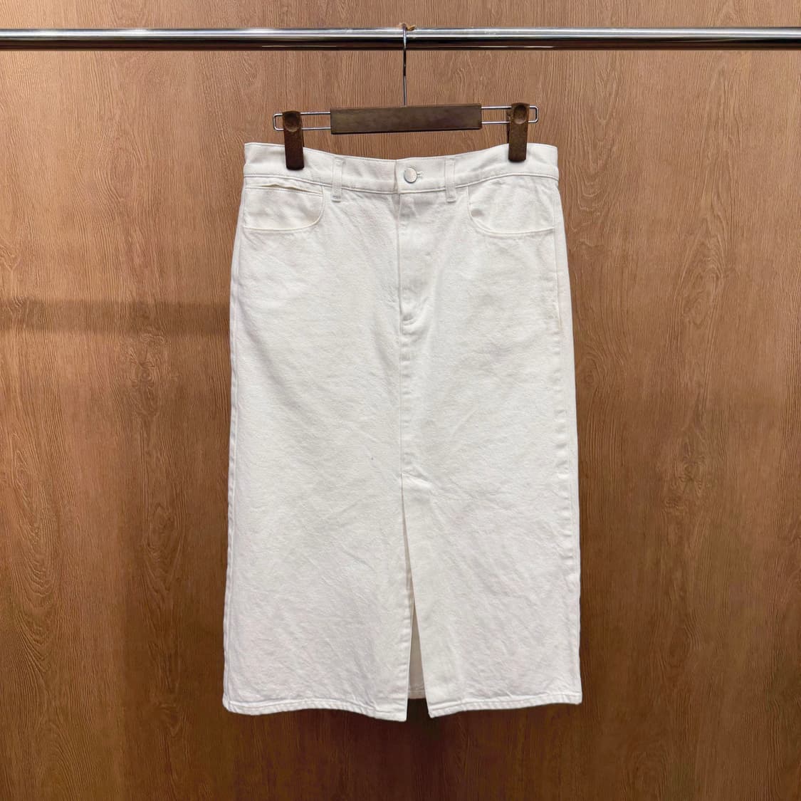 코스 미디 스커트 사이드 포켓 히든 집업 밑단 트임 디테일 아이보리 상품이미지2