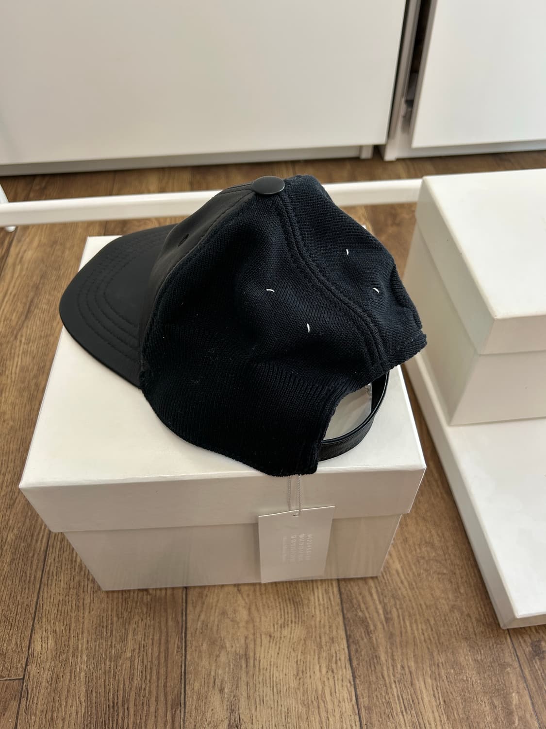 마르지엘라 컬렉션 가죽 볼캡 상품이미지1