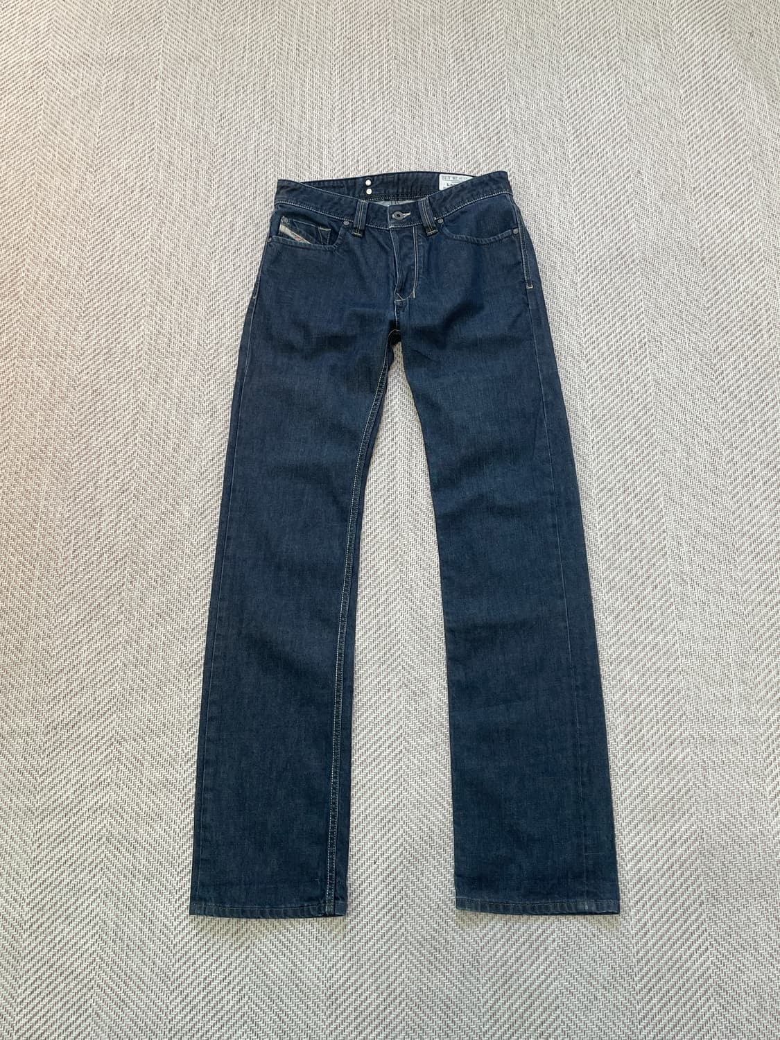 디젤 라키 LARKEE 스트레이트 데님 팬츠 J04032 상품이미지4