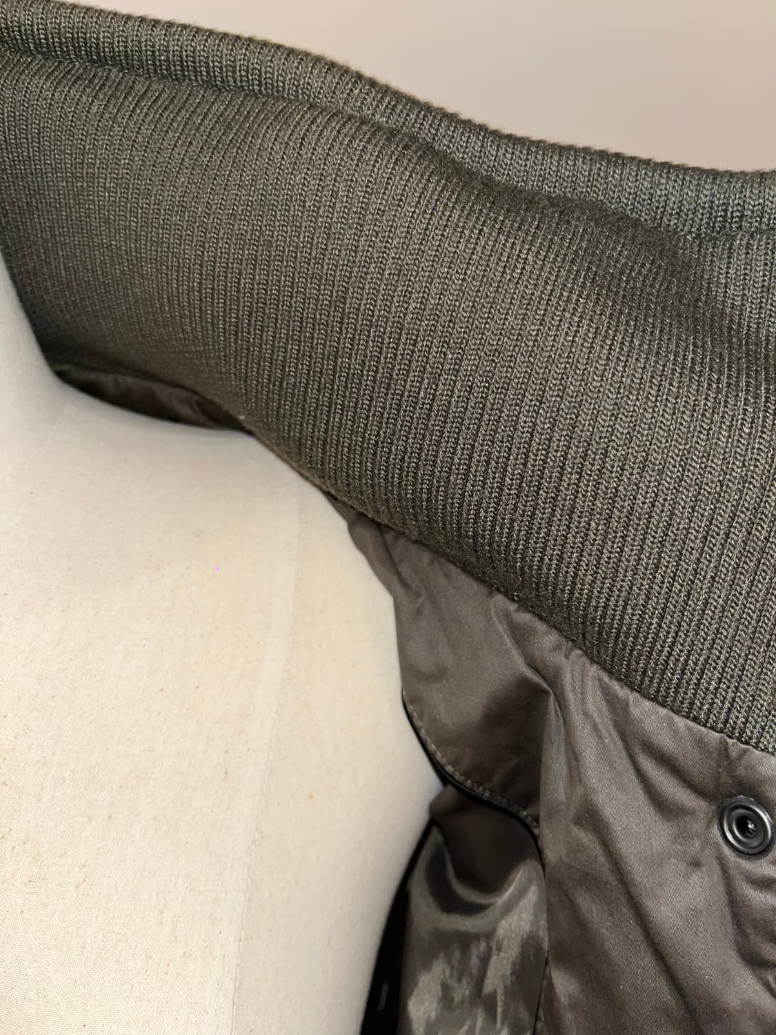 Guess khaki padded jacket 상품이미지8