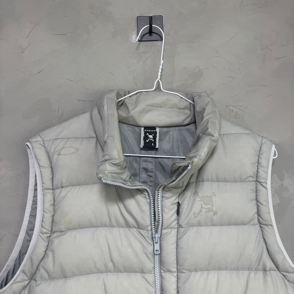 오클리 경량 패딩조끼 카키 그레이 상품이미지2