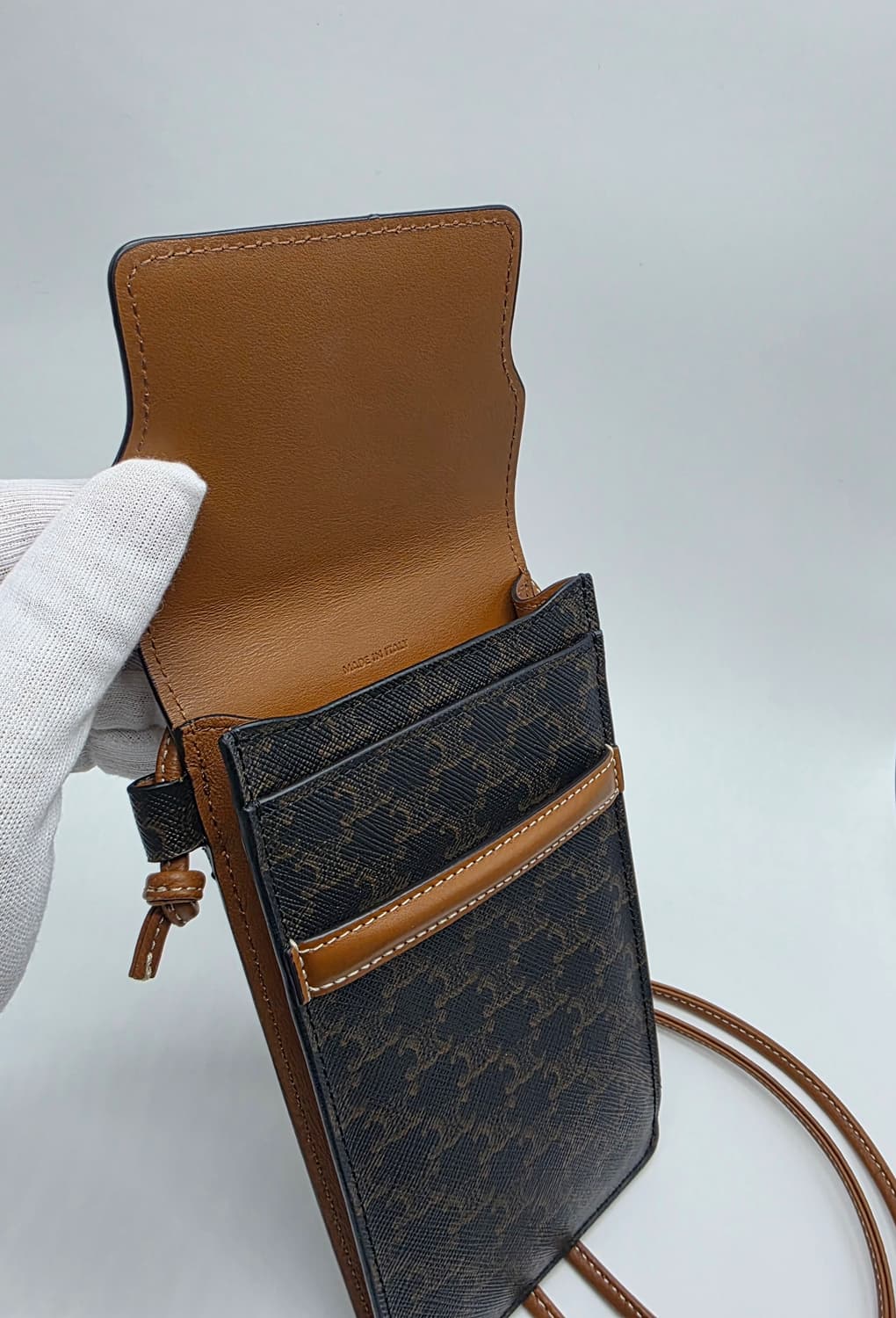 셀린느 트리옹프 폰 파우치 상품이미지2