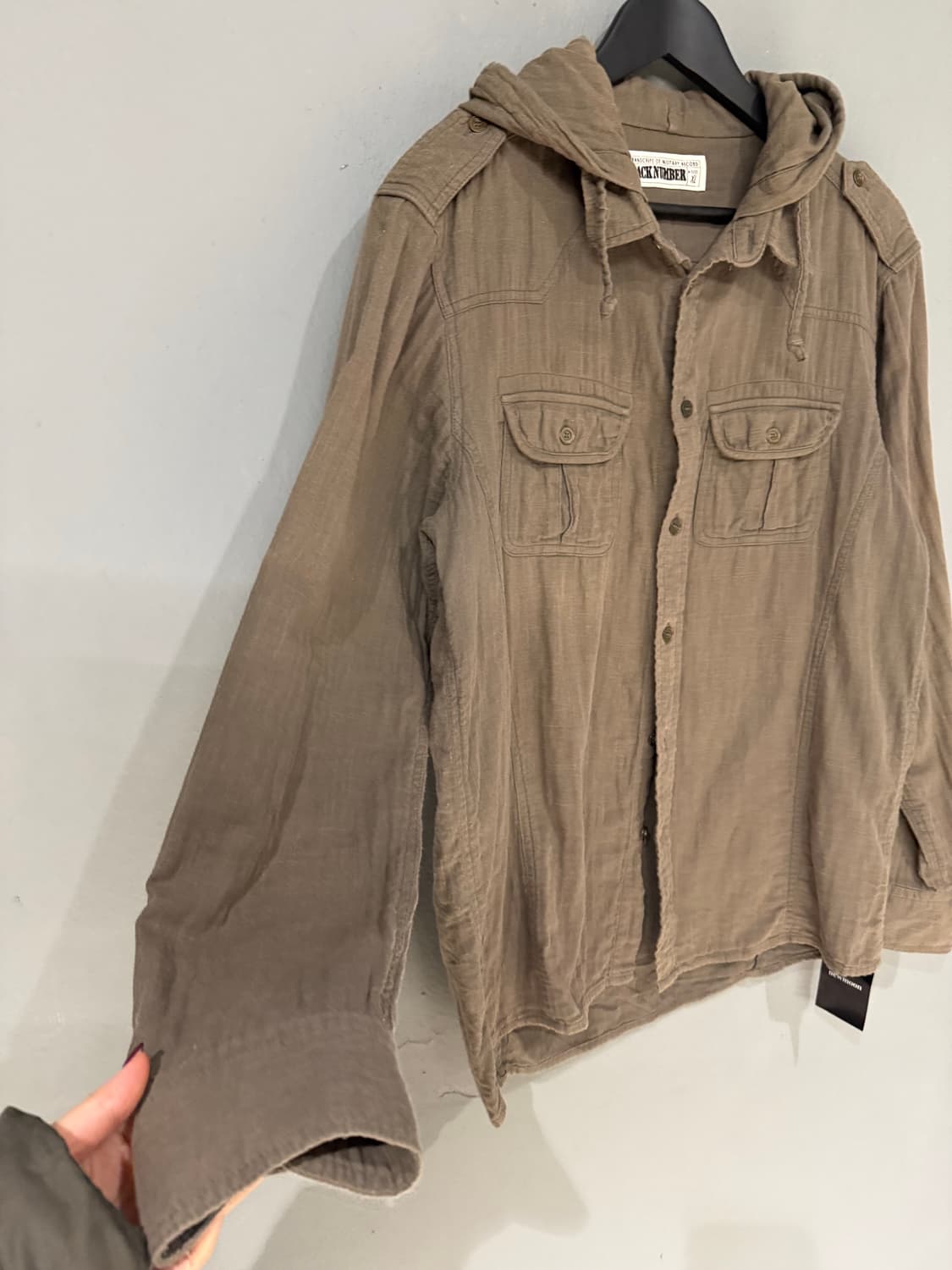 back number pocket detail hood shirt  상품이미지7