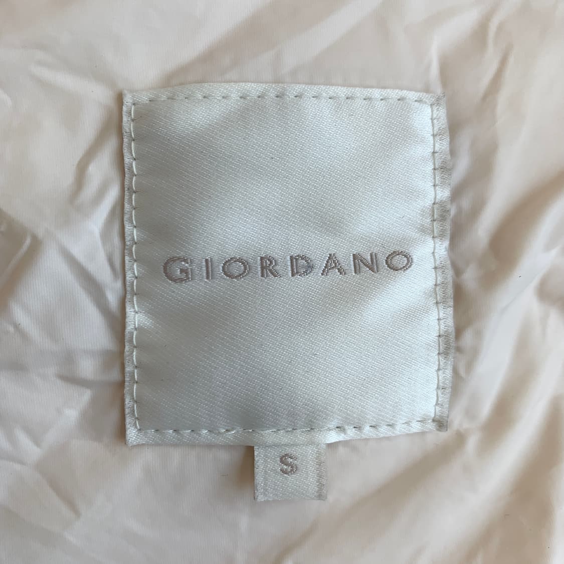 지오다노 GIORDANO 경량 패딩 자켓 1695 상품이미지8