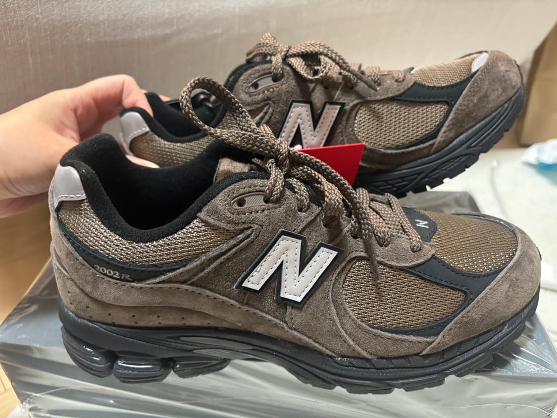 뉴발란스 2002R 블랙브라운 250mm 상품이미지3