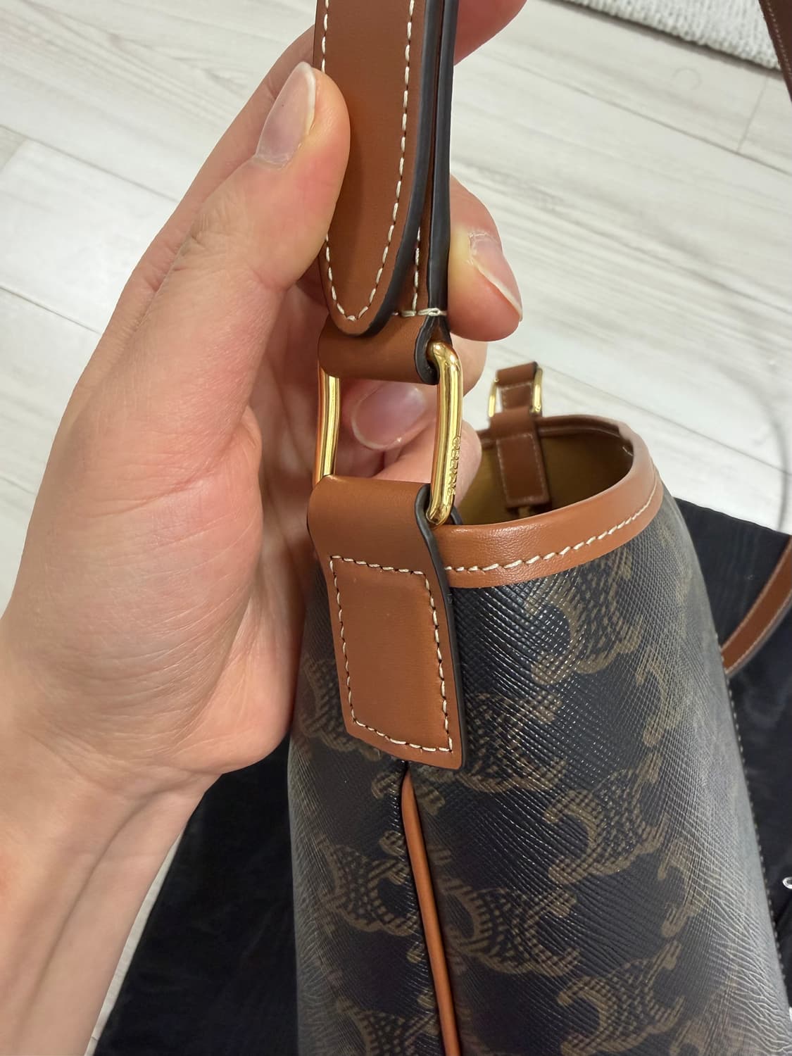 셀린느 버킷 스몰 (25년 11월 구매) 상품이미지3