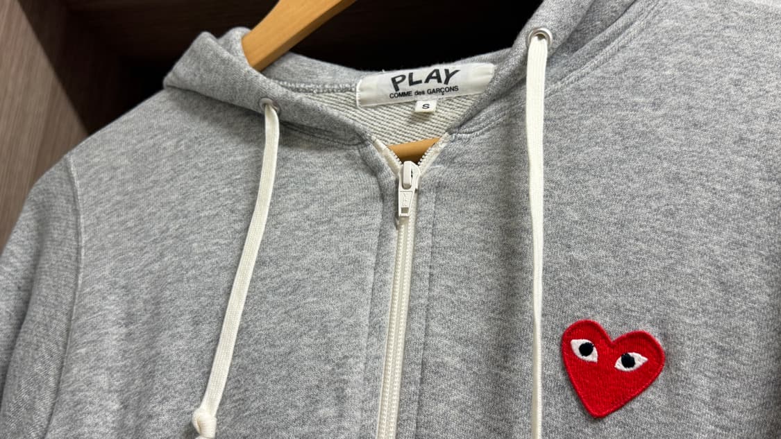꼼데가르송 레드와펜 여성 후드집업 연그레이 백프린트5하트로고코튼슬리브회색 상품이미지7