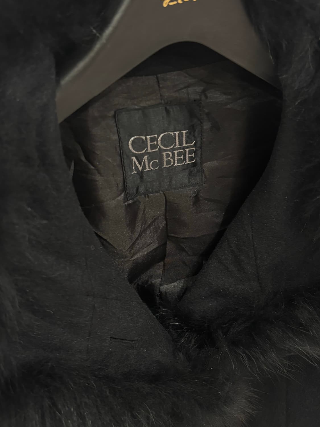 갸루 세실맥비 블랙 퍼 숏코트 상품이미지2