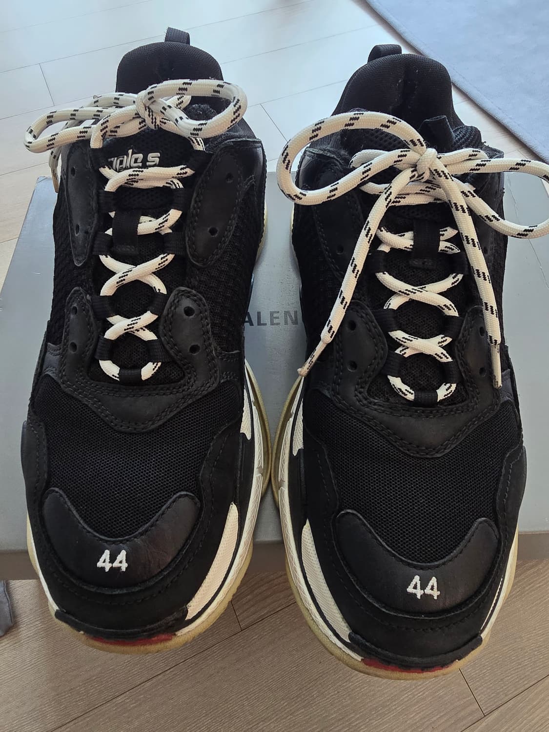 발렌시아가 44 상품이미지1