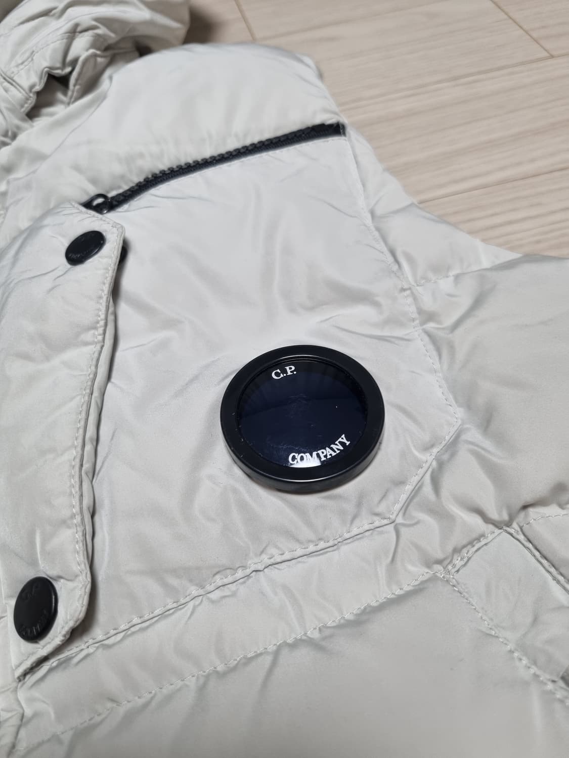 cp컴퍼니 렌즈고글 패딩조끼 상품이미지4
