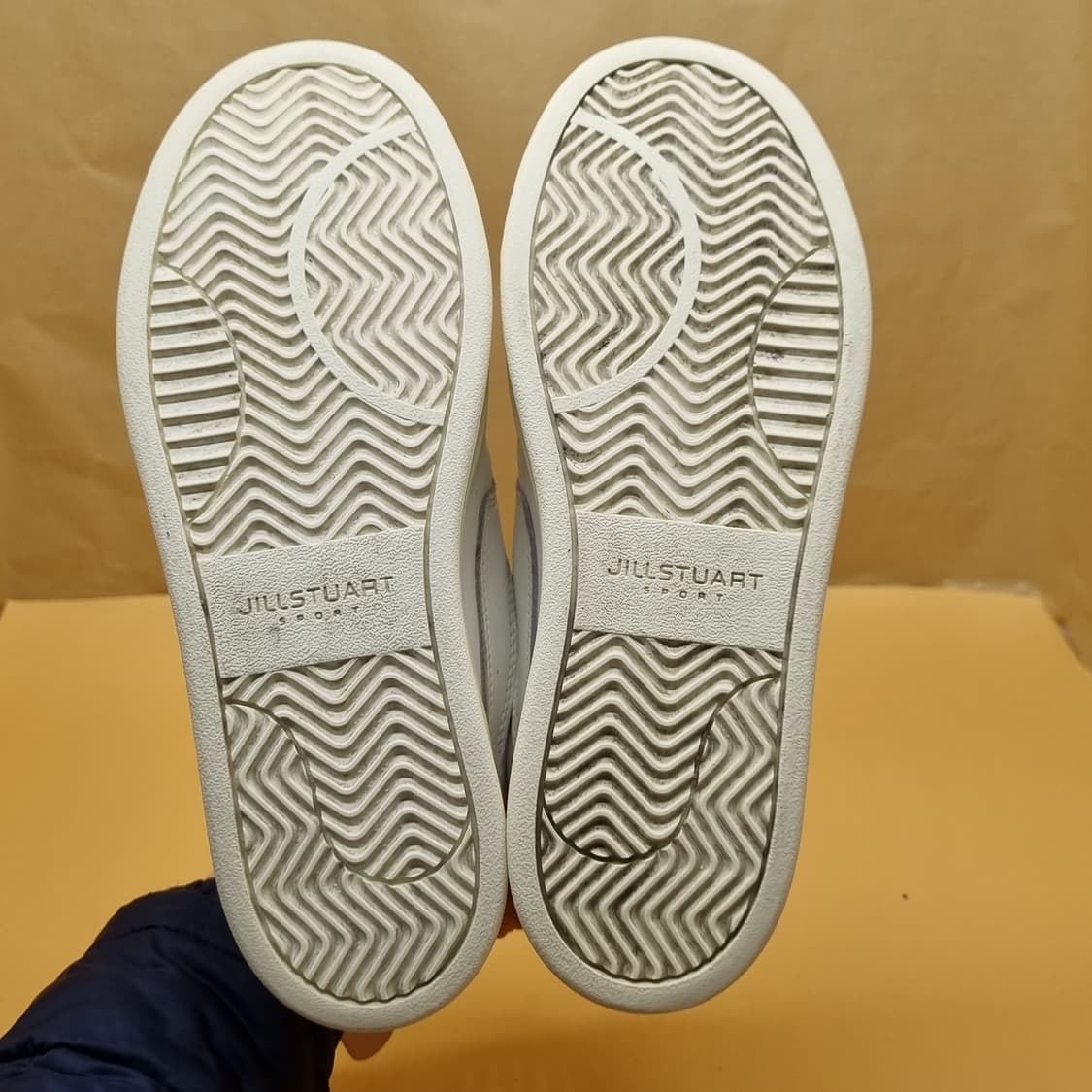 질스튜어트 여성가죽 스니커즈240. 상품이미지3