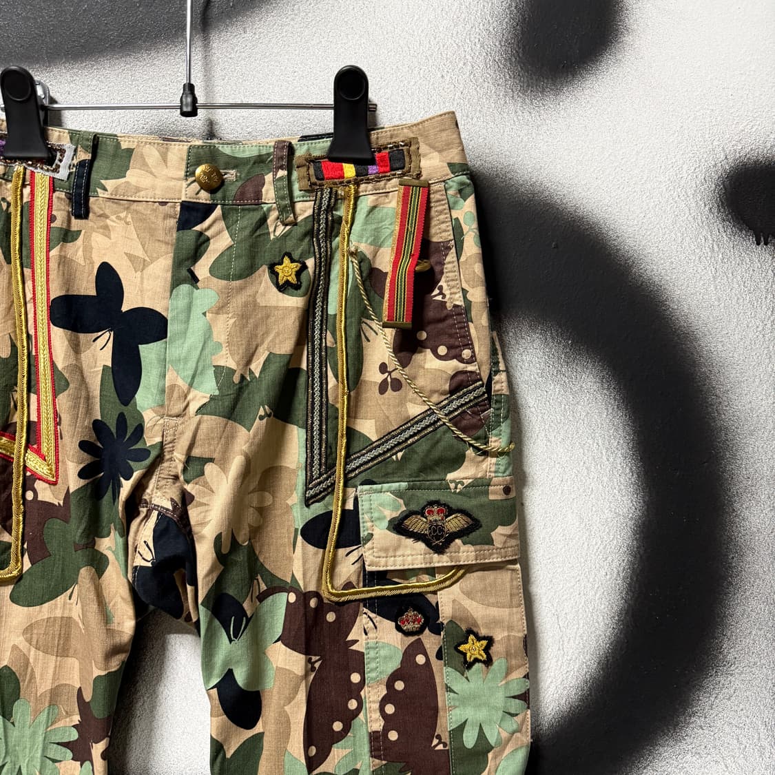 Keita Maruyama 멀티 패치 플라워 카모 와이드 카고 팬츠 상품이미지4