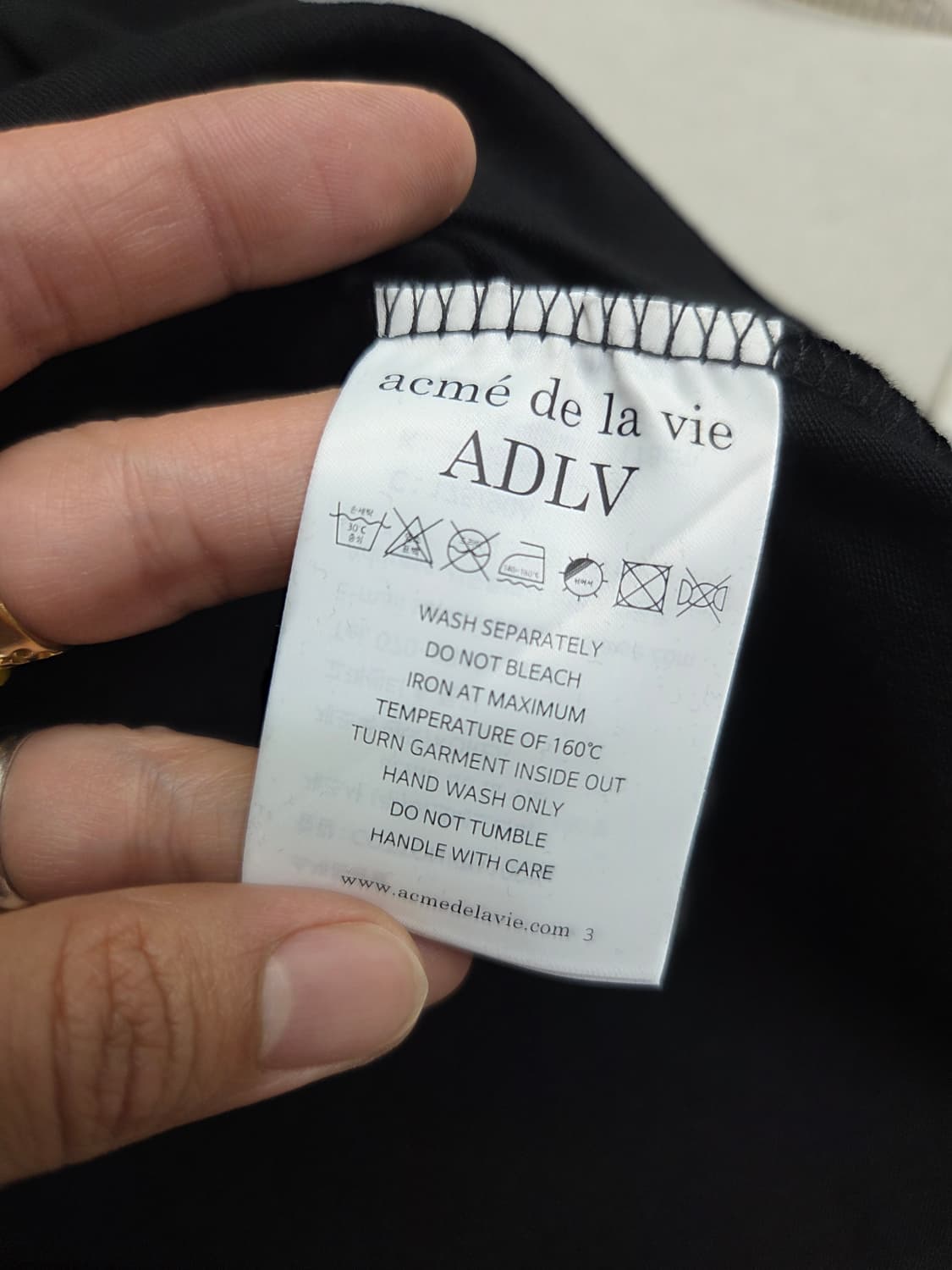 ADLV 짱구 토끼 블랙 반팔티 1 상품이미지5