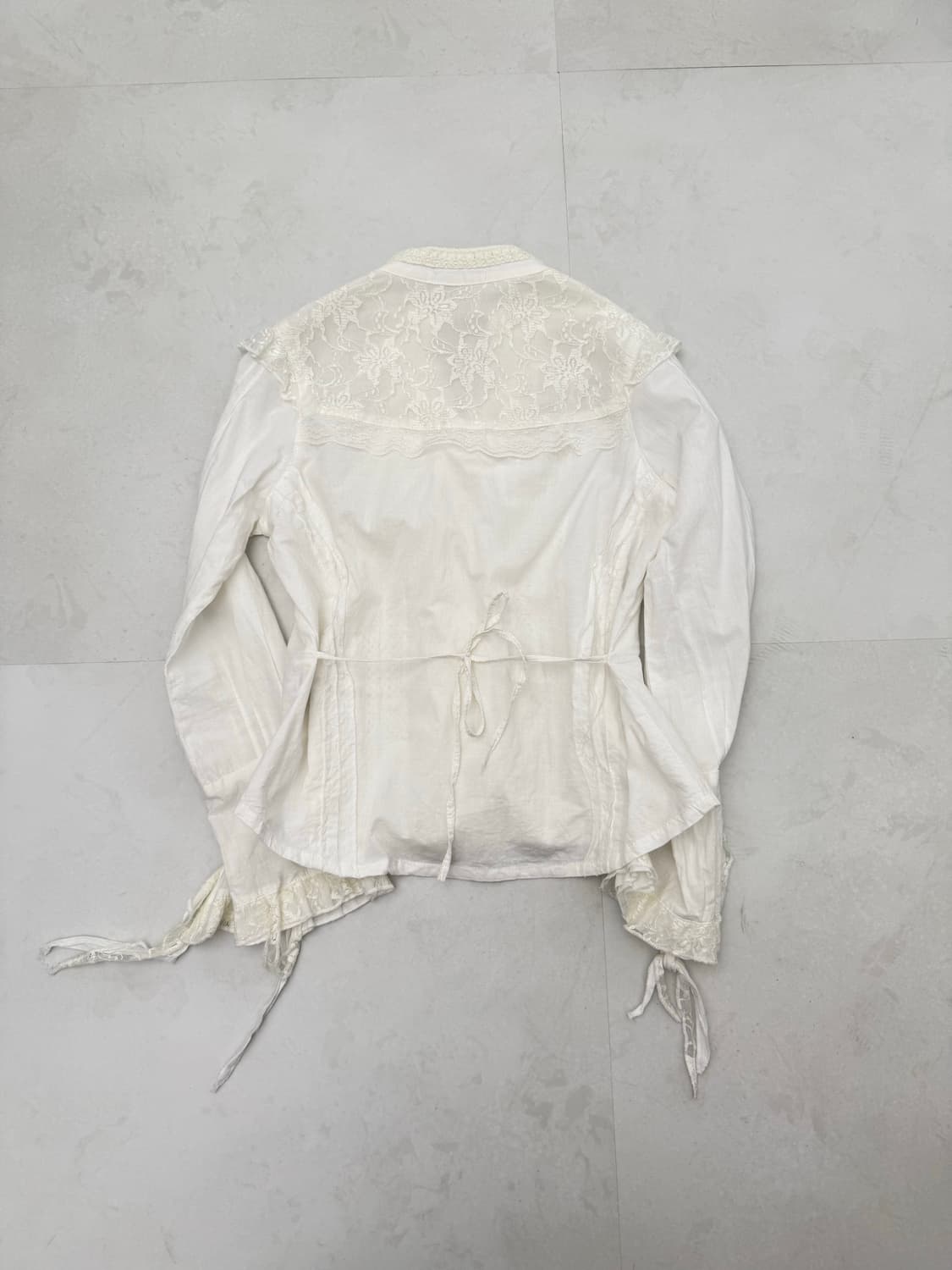 화이트 프릴 레이스 셔츠 상품이미지6