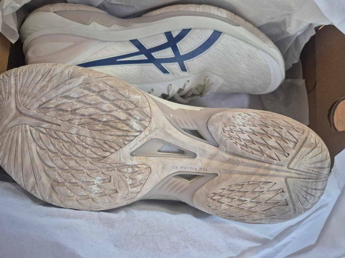 아식스 젤버스트 28 미사용신품 290사이즈 상품이미지3