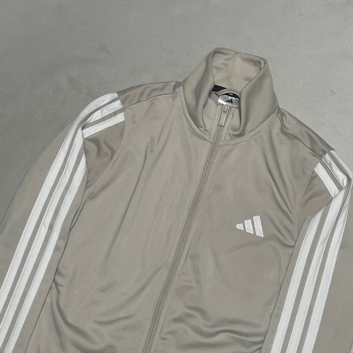 M 아디다스 베이지 트랙탑  상품이미지1