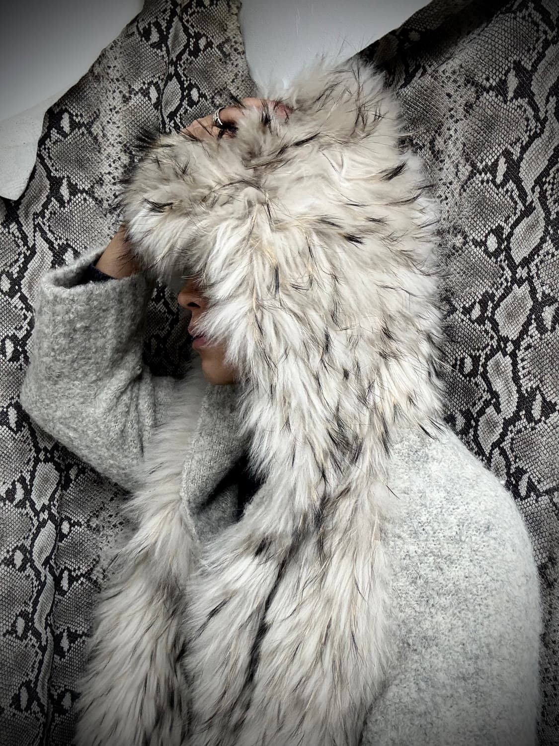 [V-Kei] Raccoon Fur White Wool Hoodie Ja 상품이미지3